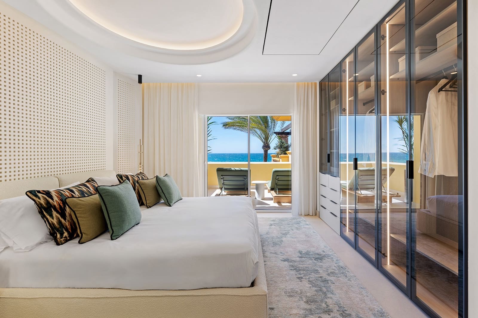 3 bedroom Apartment for sale in Marbella with pool garage - € 2,995,000 (Ref: 9245836)