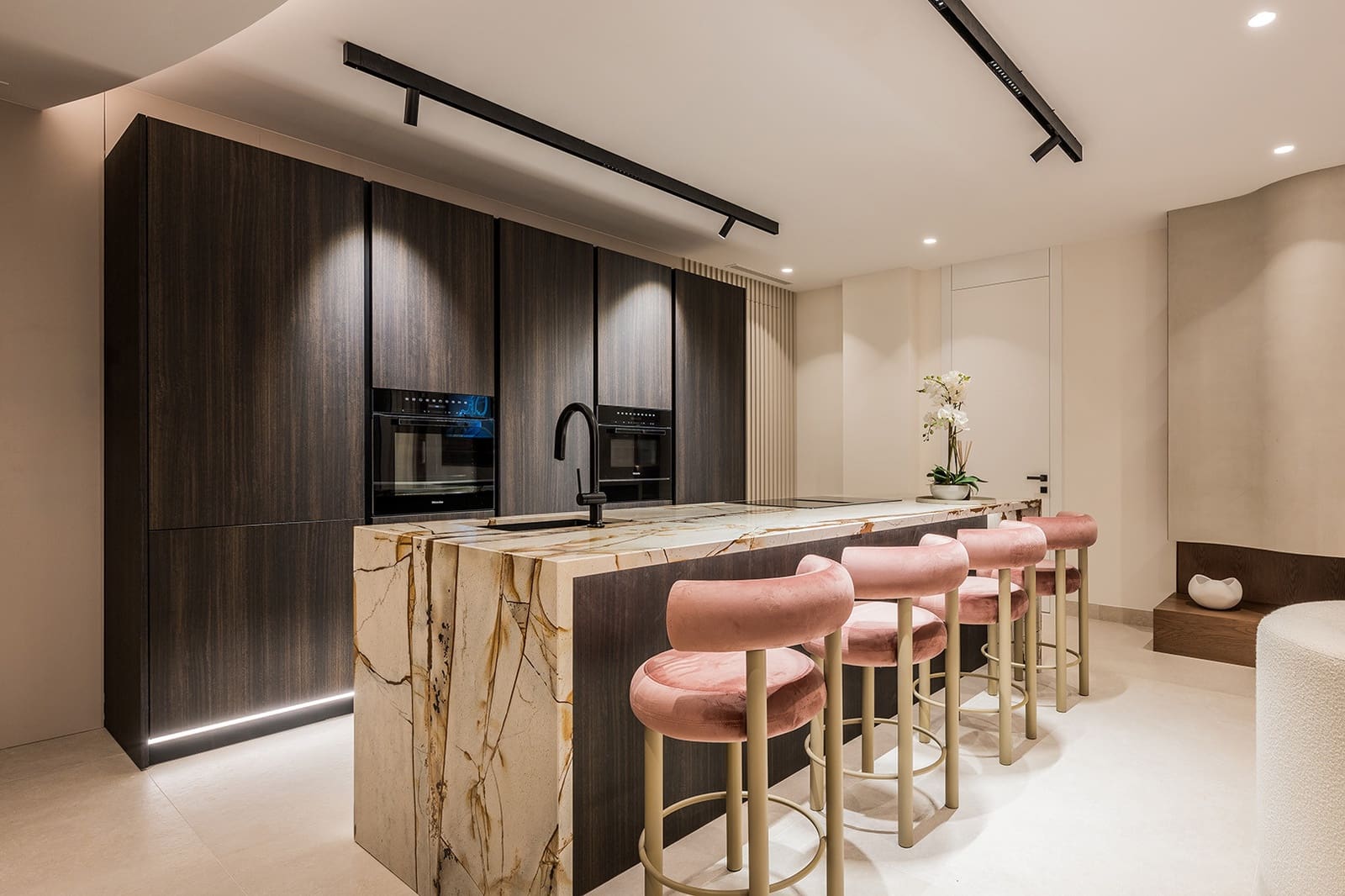 3 bedroom Apartment for sale in Marbella with pool garage - € 2,995,000 (Ref: 9245836)