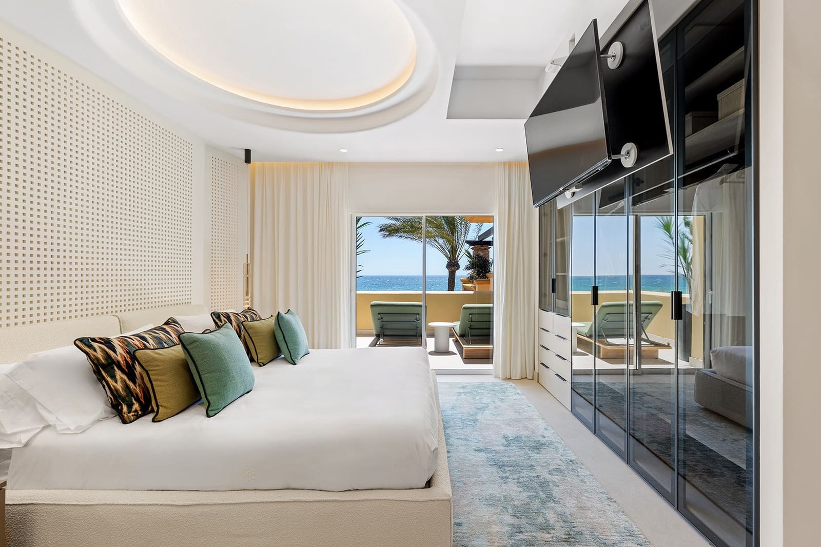 3 bedroom Apartment for sale in Marbella with pool garage - € 2,995,000 (Ref: 9245836)