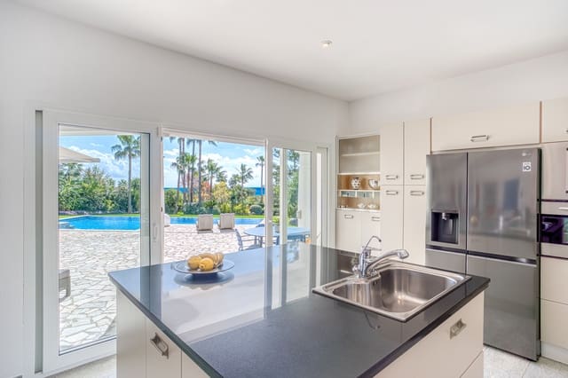 Chalet de 4 habitaciones en Marbella en venta con piscina garaje - 3.600.000 € (Ref: 9245840)