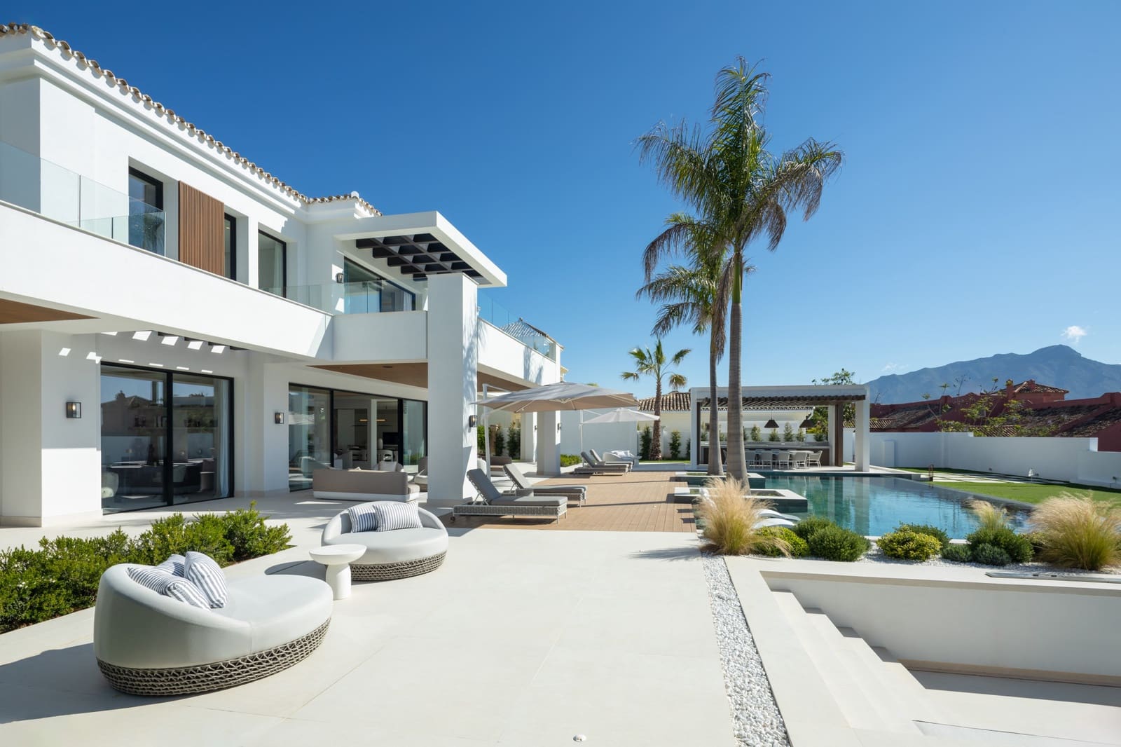7 chambre Villa/Maison à vendre à Monte Halcones avec piscine garage - 9 600 000 € (Ref: 9245842)