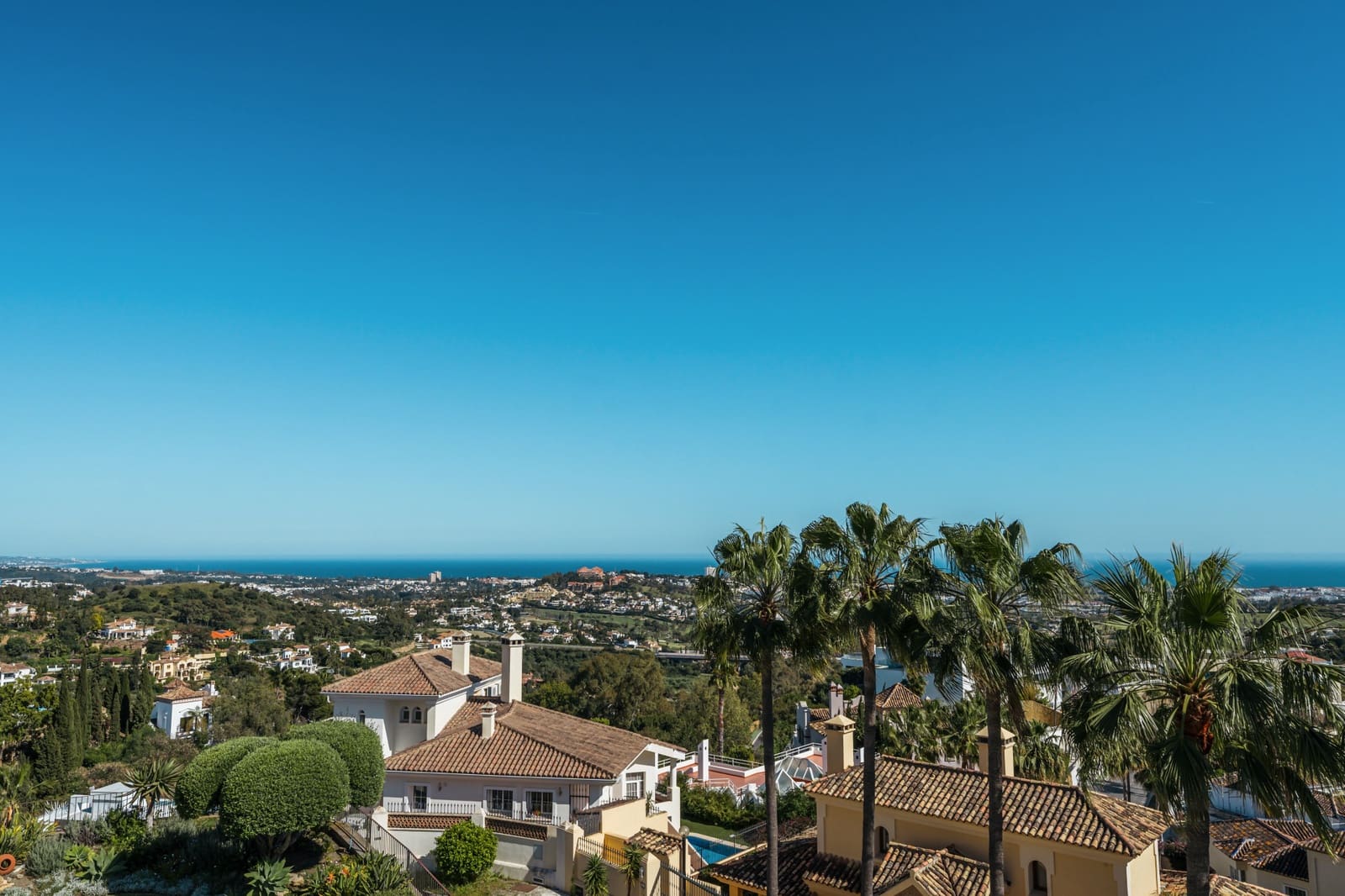 3 soveværelse Byhus til salg i La Quinta med swimmingpool garage - € 1.750.000 (Ref: 9245843)