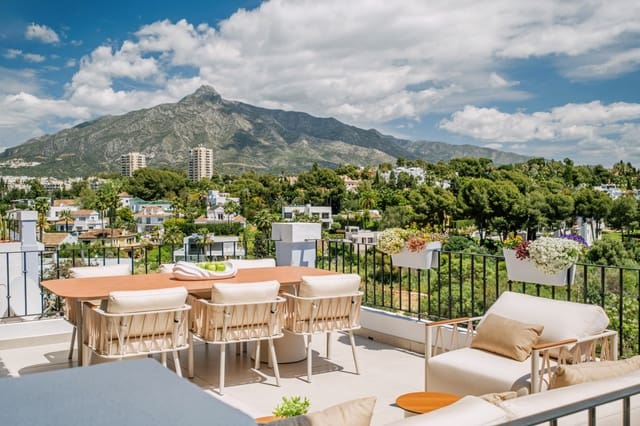 5 soverom Penthouse til salgs i Marbella med svømmebasseng garasje - € 1 995 000 (Ref: 9245844)