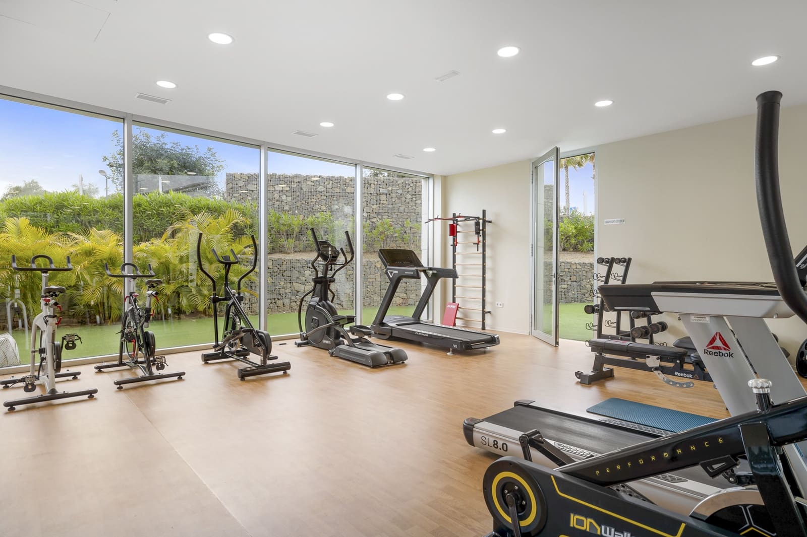 3 soveværelse Lejlighed til salg i Estepona med swimmingpool garage - € 1.390.000 (Ref: 9245851)