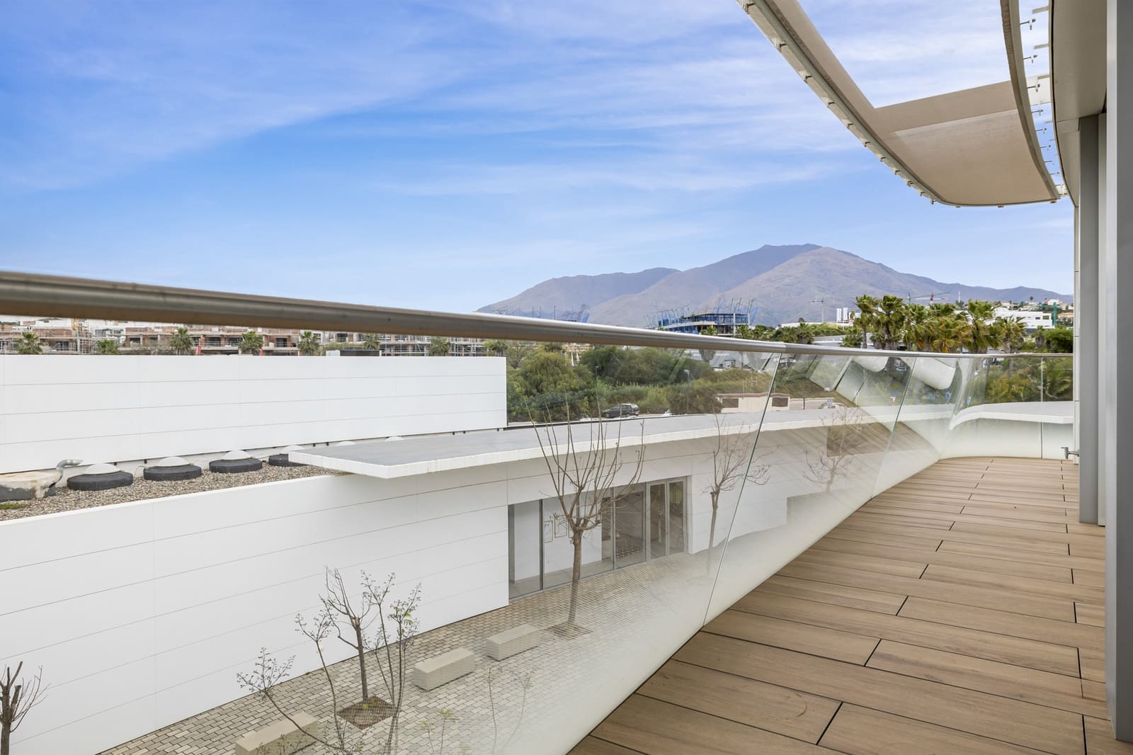 3 bedroom Apartment for sale in Estepona with pool garage - € 1,390,000 (Ref: 9245851)