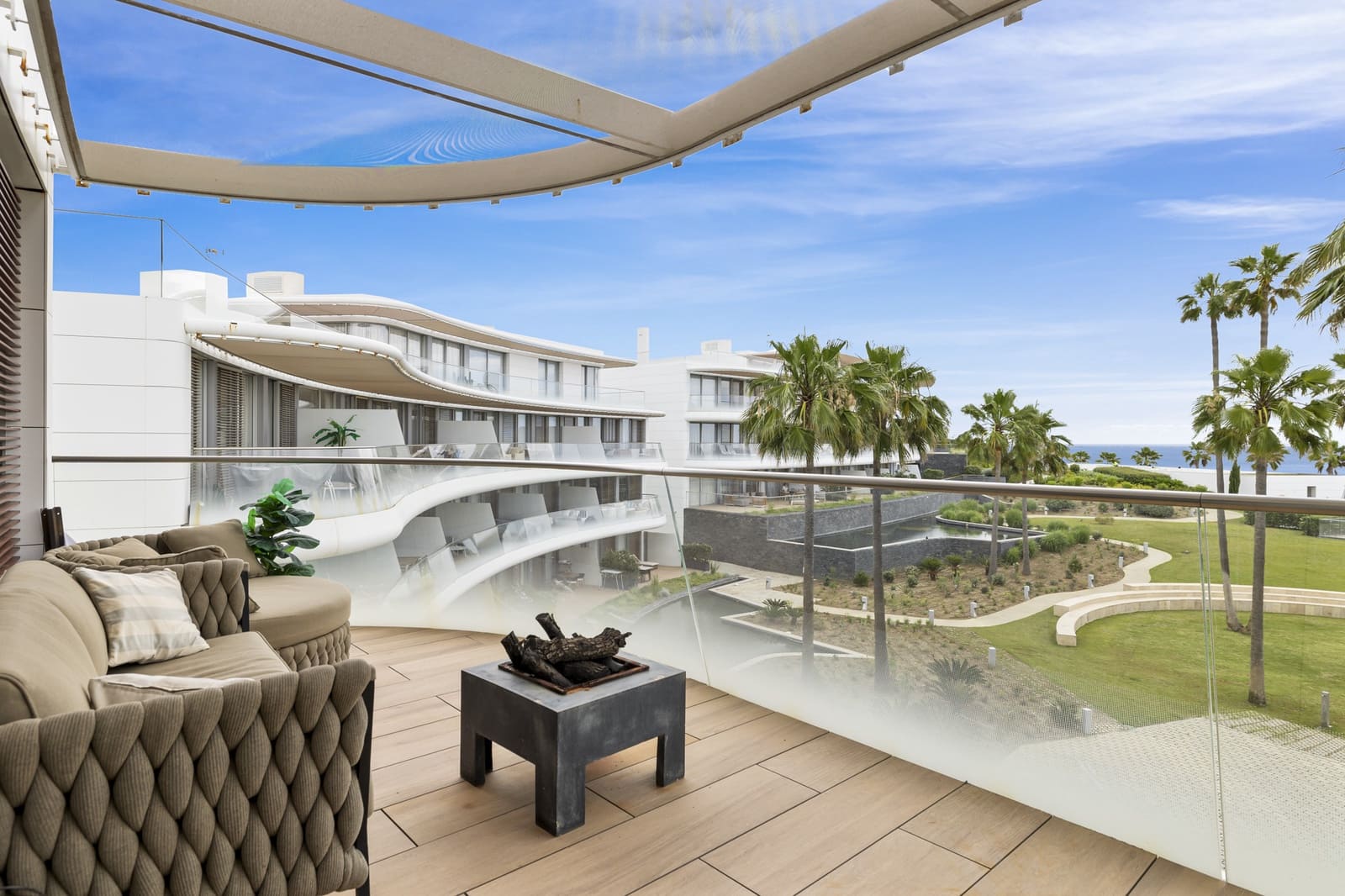3 bedroom Apartment for sale in Estepona with pool garage - € 1,390,000 (Ref: 9245851)