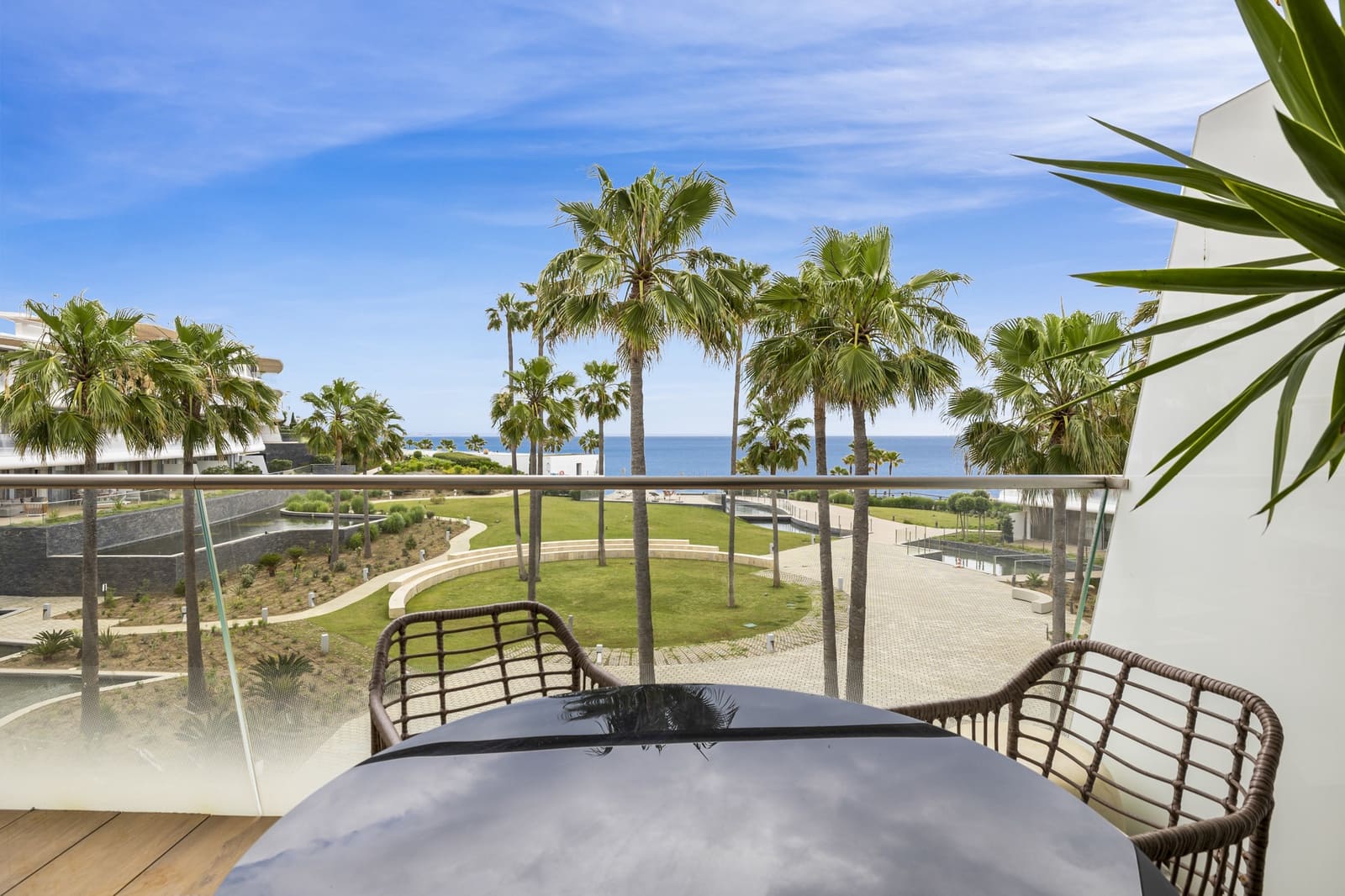 3 bedroom Apartment for sale in Estepona with pool garage - € 1,390,000 (Ref: 9245851)