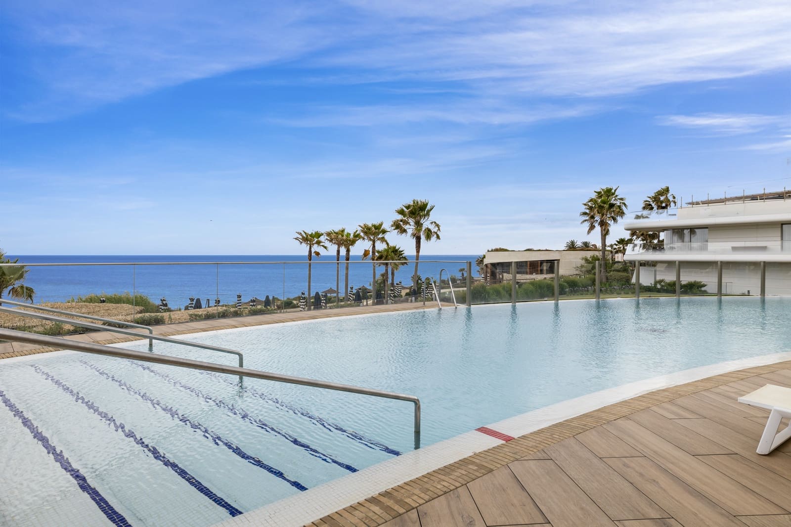 3 bedroom Apartment for sale in Estepona with pool garage - € 1,390,000 (Ref: 9245851)
