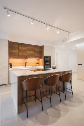 4 chambre Appartement à vendre à Marbella avec piscine garage - 1 295 000 € (Ref: 9245858)