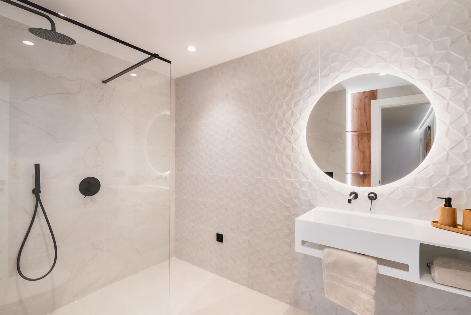 4 chambre Appartement à vendre à Marbella avec piscine garage - 1 295 000 € (Ref: 9245858)