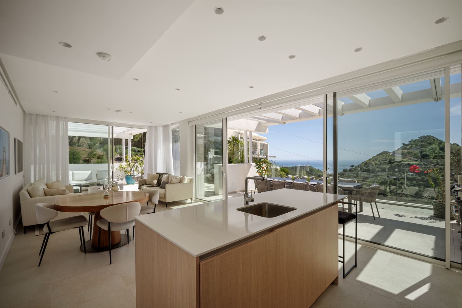 3 chambre Penthouse à vendre à Ojen avec piscine garage - 1 150 000 € (Ref: 9245861)