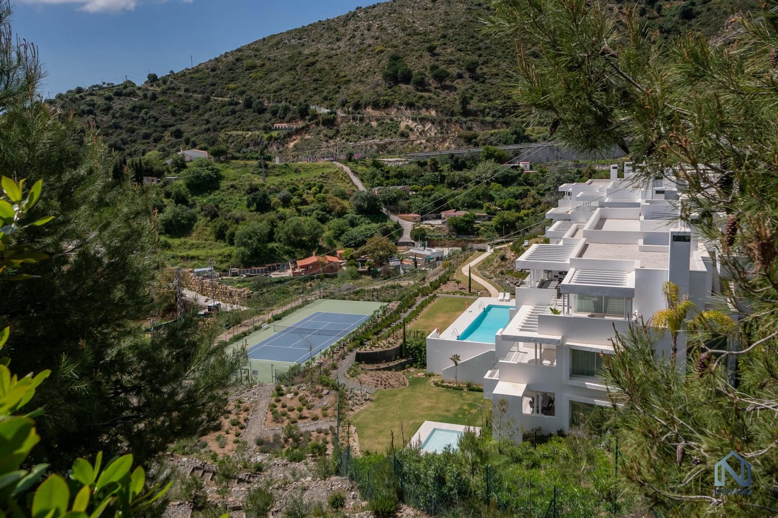 3 chambre Penthouse à vendre à Ojen avec piscine garage - 1 150 000 € (Ref: 9245861)