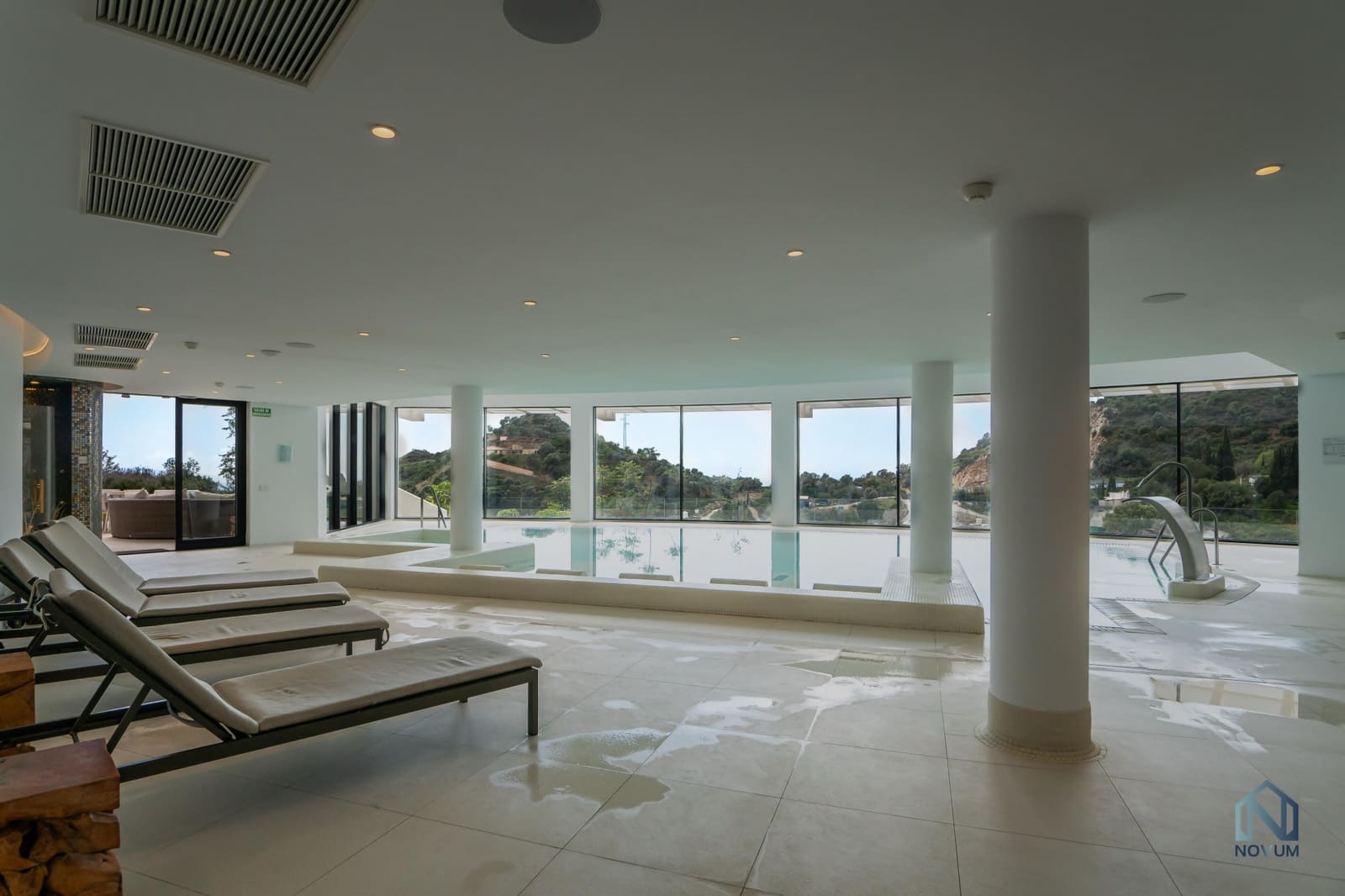 3 chambre Penthouse à vendre à Ojen avec piscine garage - 1 150 000 € (Ref: 9245861)