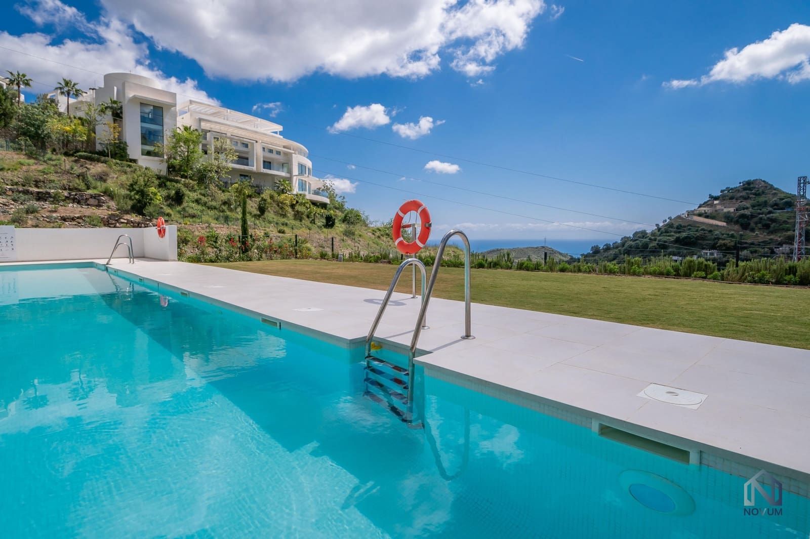 3 chambre Penthouse à vendre à Ojen avec piscine garage - 1 150 000 € (Ref: 9245861)