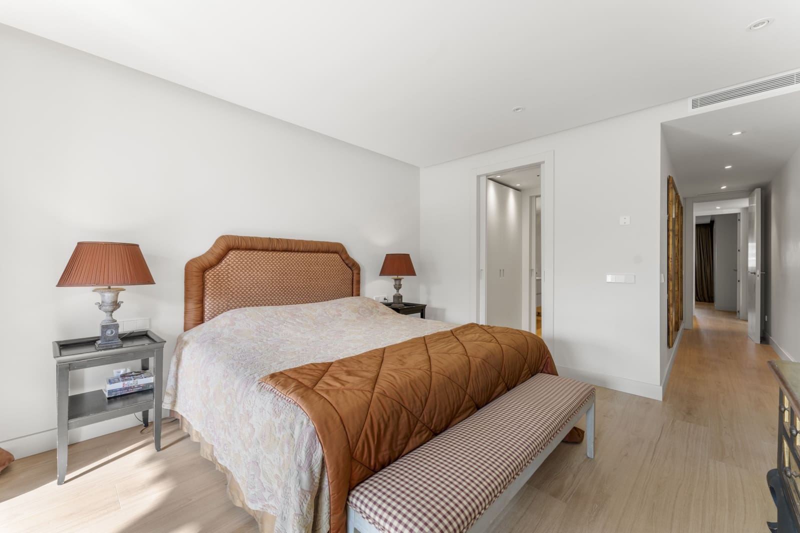3 sypialnia Apartament na sprzedaż w Marbella z basenem garażem - 3 850 000 € (Ref: 9245862)