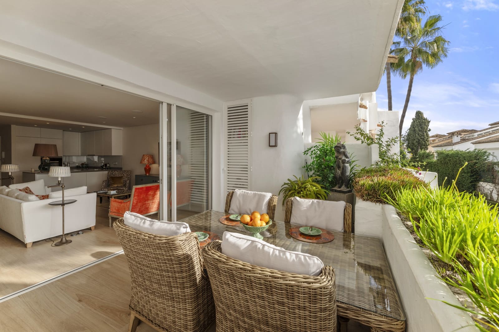 3 sypialnia Apartament na sprzedaż w Marbella z basenem garażem - 3 850 000 € (Ref: 9245862)