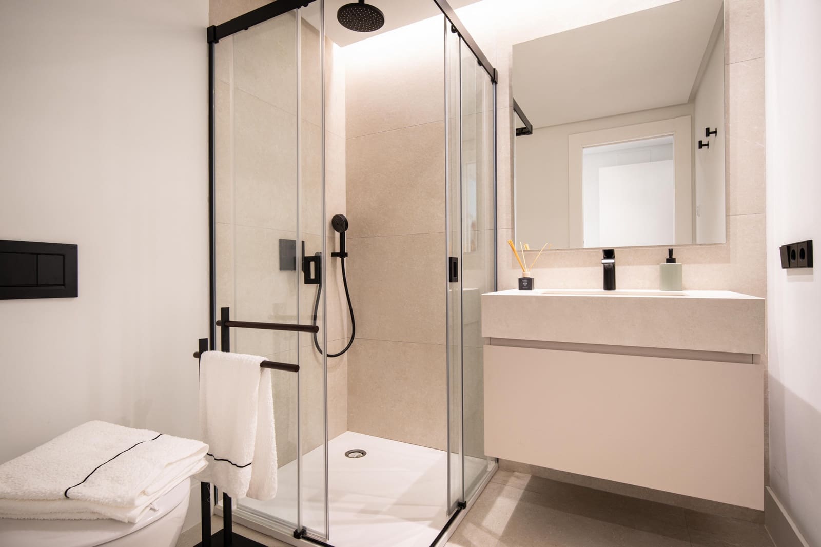 5 bedroom Villa for sale in Marbella with pool garage - € 2,750,000 (Ref: 9245874)