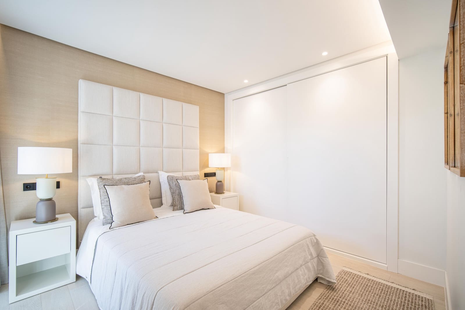 5 bedroom Villa for sale in Marbella with pool garage - € 2,750,000 (Ref: 9245874)