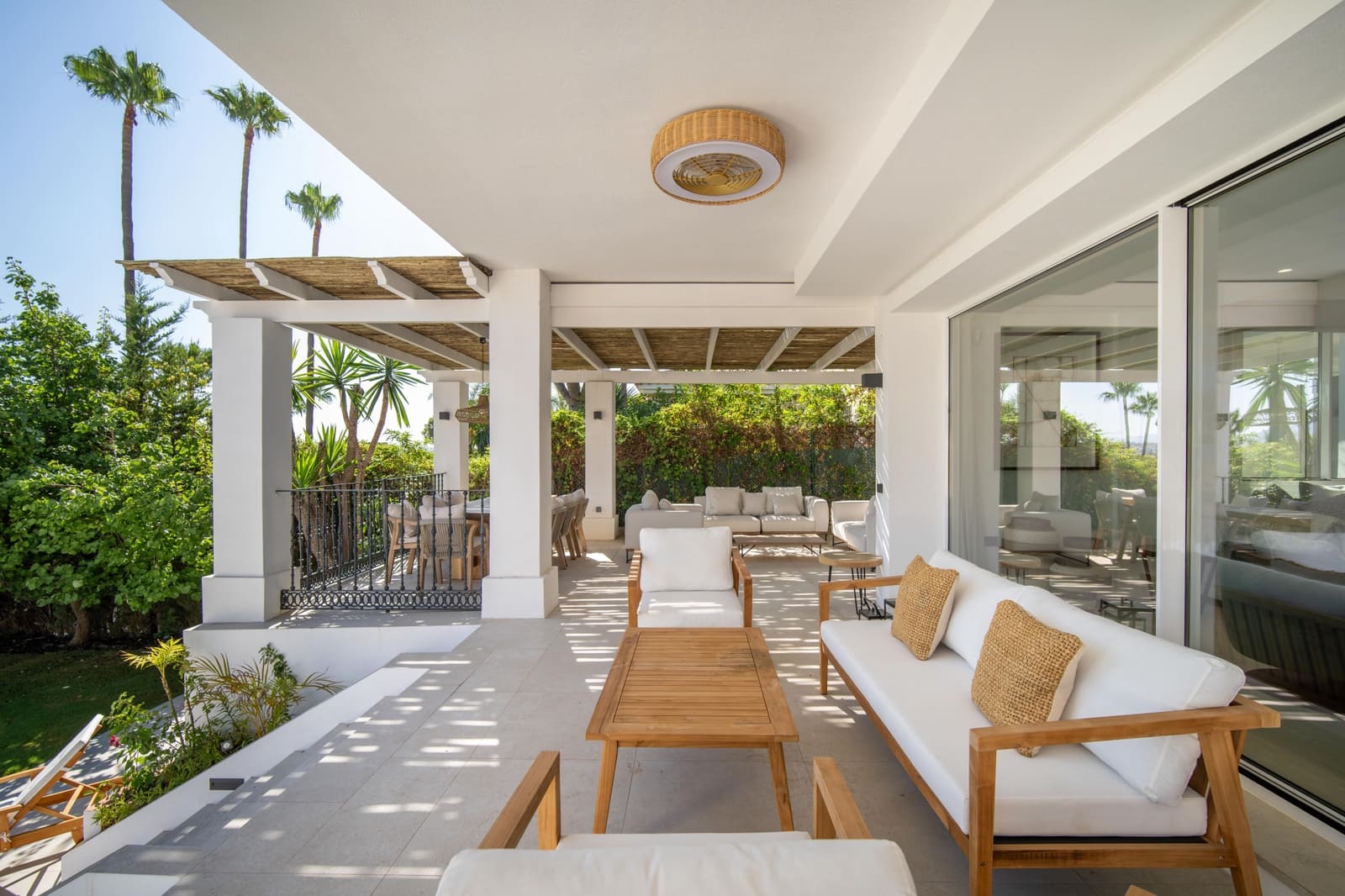 5 bedroom Villa for sale in Marbella with pool garage - € 2,750,000 (Ref: 9245874)