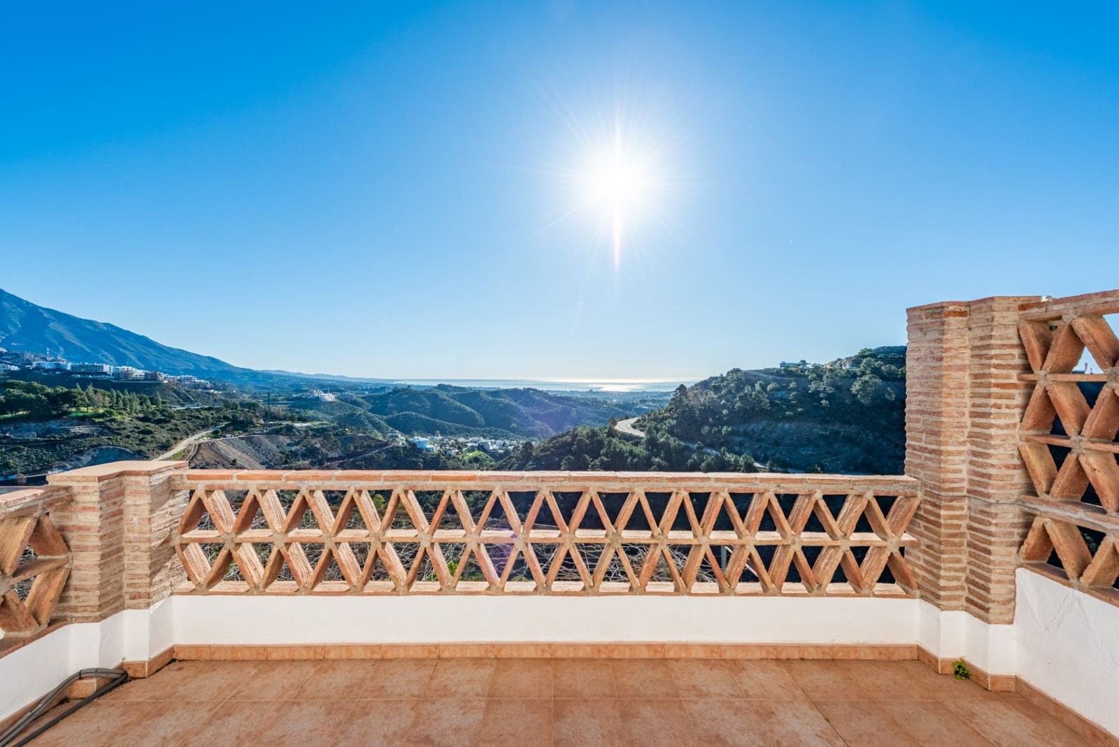 9 bedroom Villa for sale in Benahavis with pool garage - € 4,550,000 (Ref: 9245877)