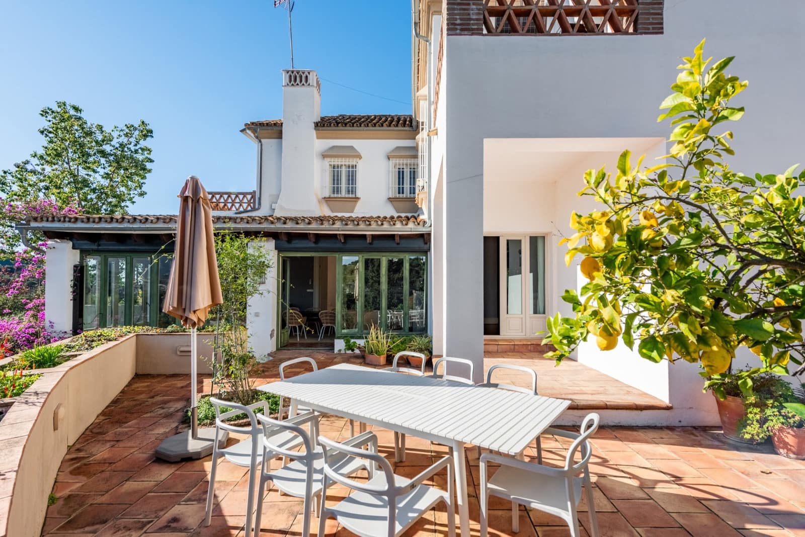 9 bedroom Villa for sale in Benahavis with pool garage - € 4,550,000 (Ref: 9245877)