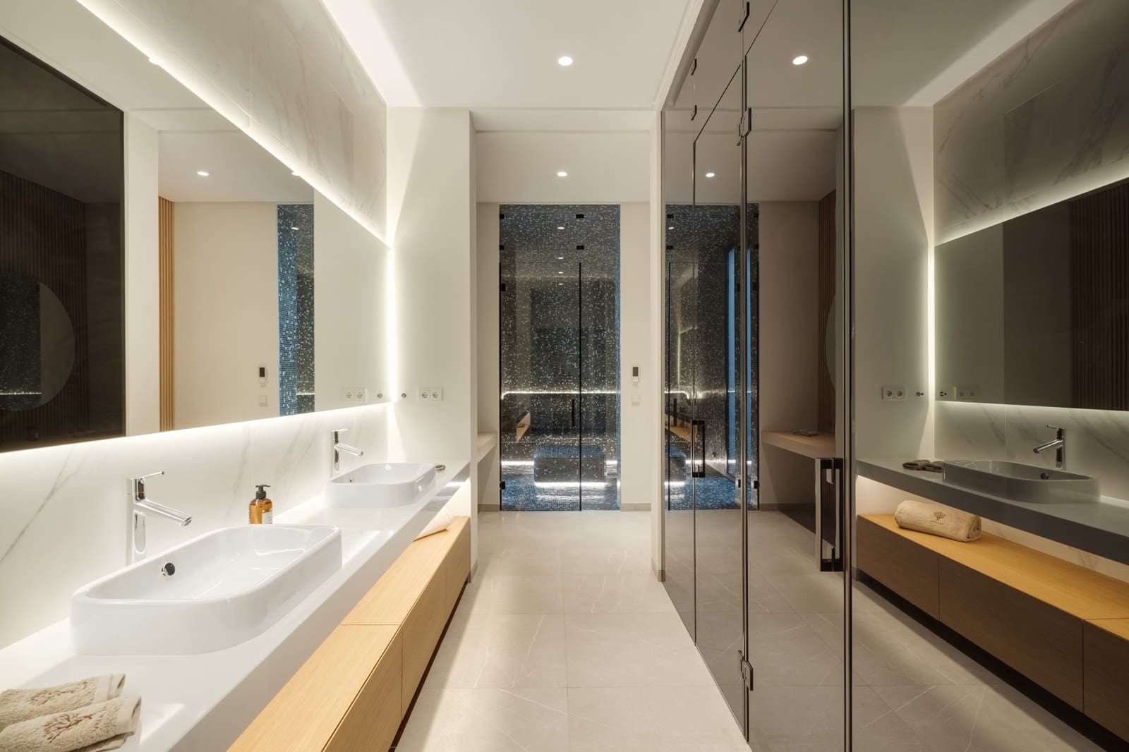 8 chambre Villa/Maison à vendre à El Madronal avec piscine garage - 11 500 000 € (Ref: 9245879)