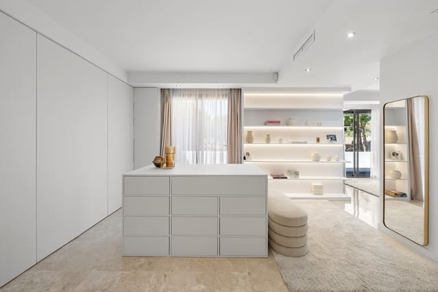 Chalet de 6 habitaciones en Marbella en venta con piscina - 5.998.000 € (Ref: 9245883)