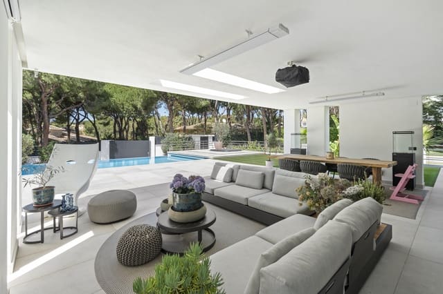Chalet de 6 habitaciones en Marbella en venta con piscina - 5.998.000 € (Ref: 9245883)