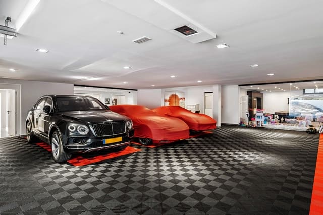 Chalet de 6 habitaciones en Marbella en venta con piscina - 5.998.000 € (Ref: 9245883)