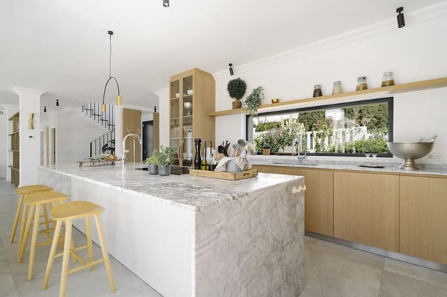 Chalet de 5 habitaciones en Nueva Andalucia, Marbella en venta con piscina garaje - 3.750.000 € (Ref: 9245886)