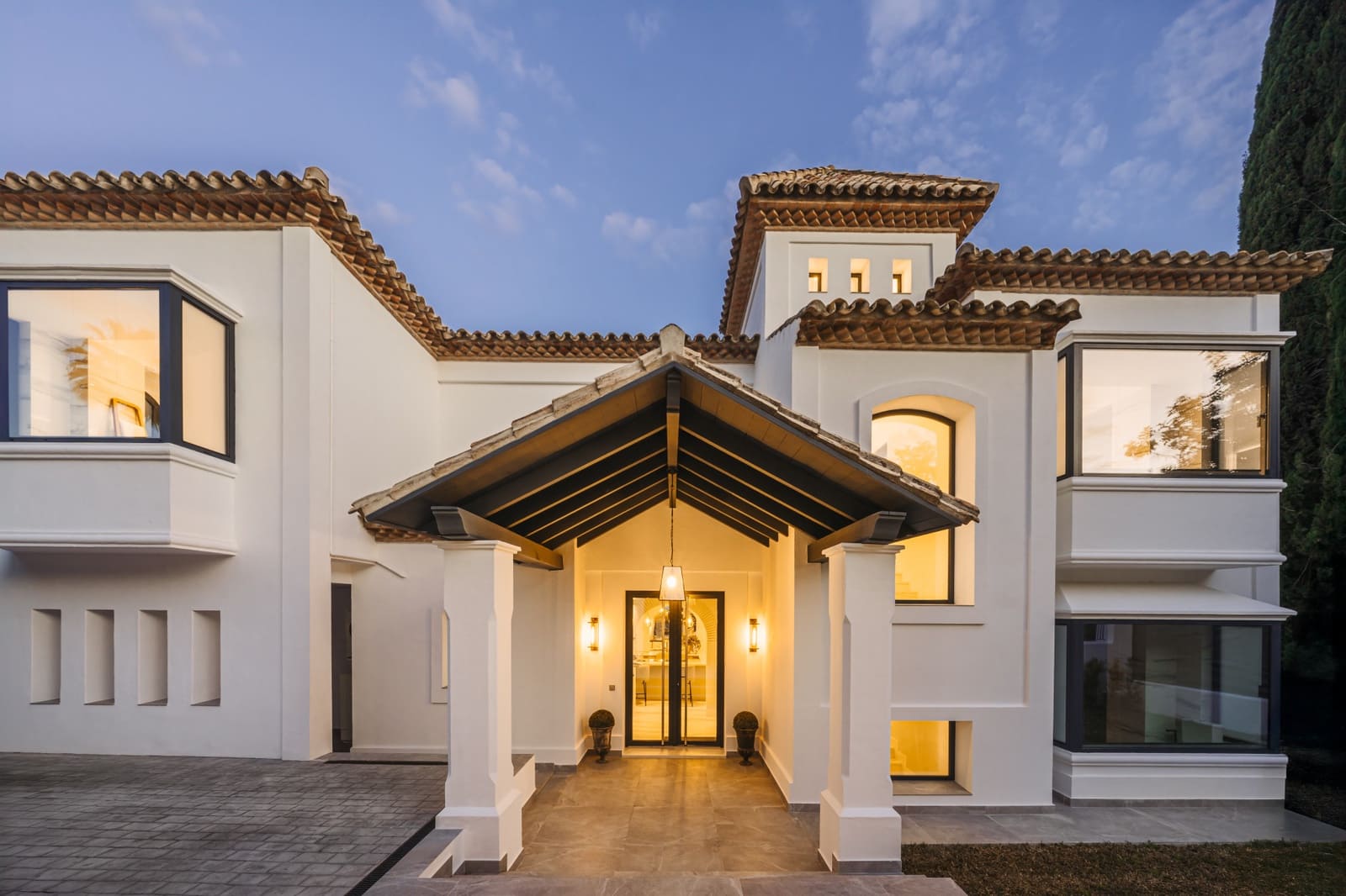 5 bedroom Villa for sale in Marbella with pool garage - € 7,550,000 (Ref: 9245889)