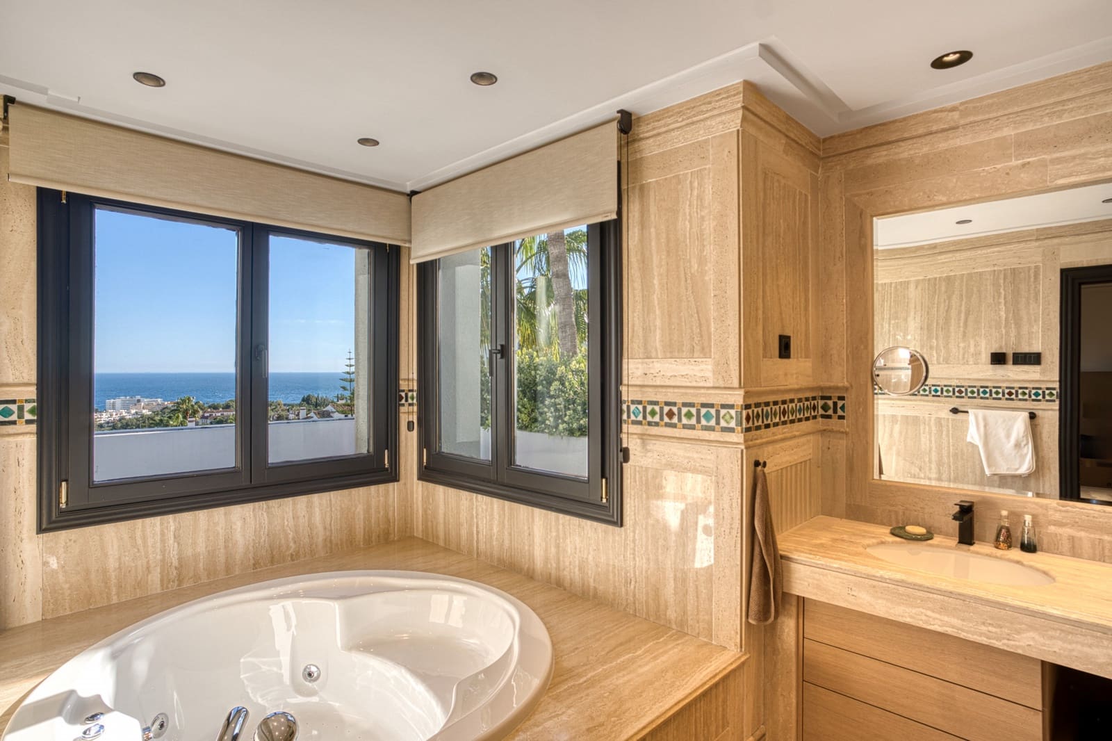 4 Zimmer Penthouse zu verkaufen in Marbella mit Pool Garage - 4.250.000 € (Ref: 9245890)