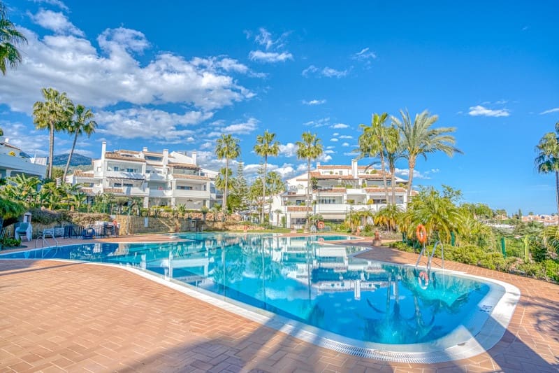 4 chambre Penthouse à vendre à Marbella avec piscine garage - 4 250 000 € (Ref: 9245890)