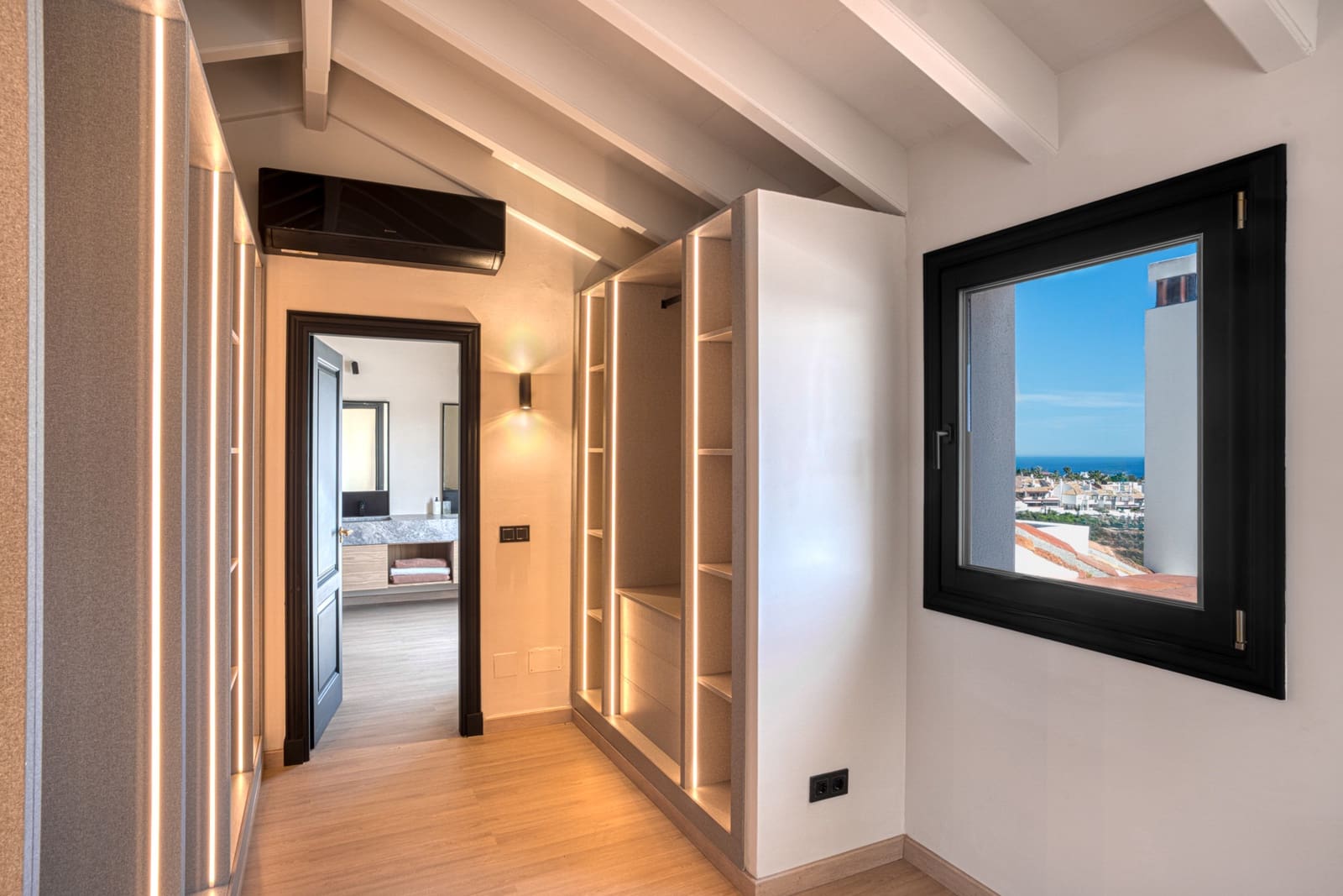 4 chambre Penthouse à vendre à Marbella avec piscine garage - 4 250 000 € (Ref: 9245890)