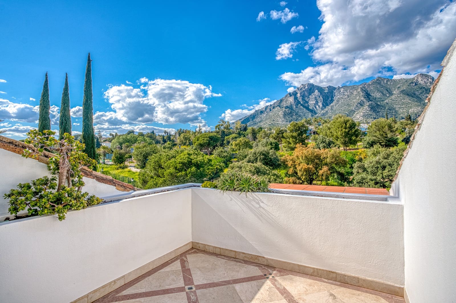 4 chambre Penthouse à vendre à Marbella avec piscine garage - 4 250 000 € (Ref: 9245890)