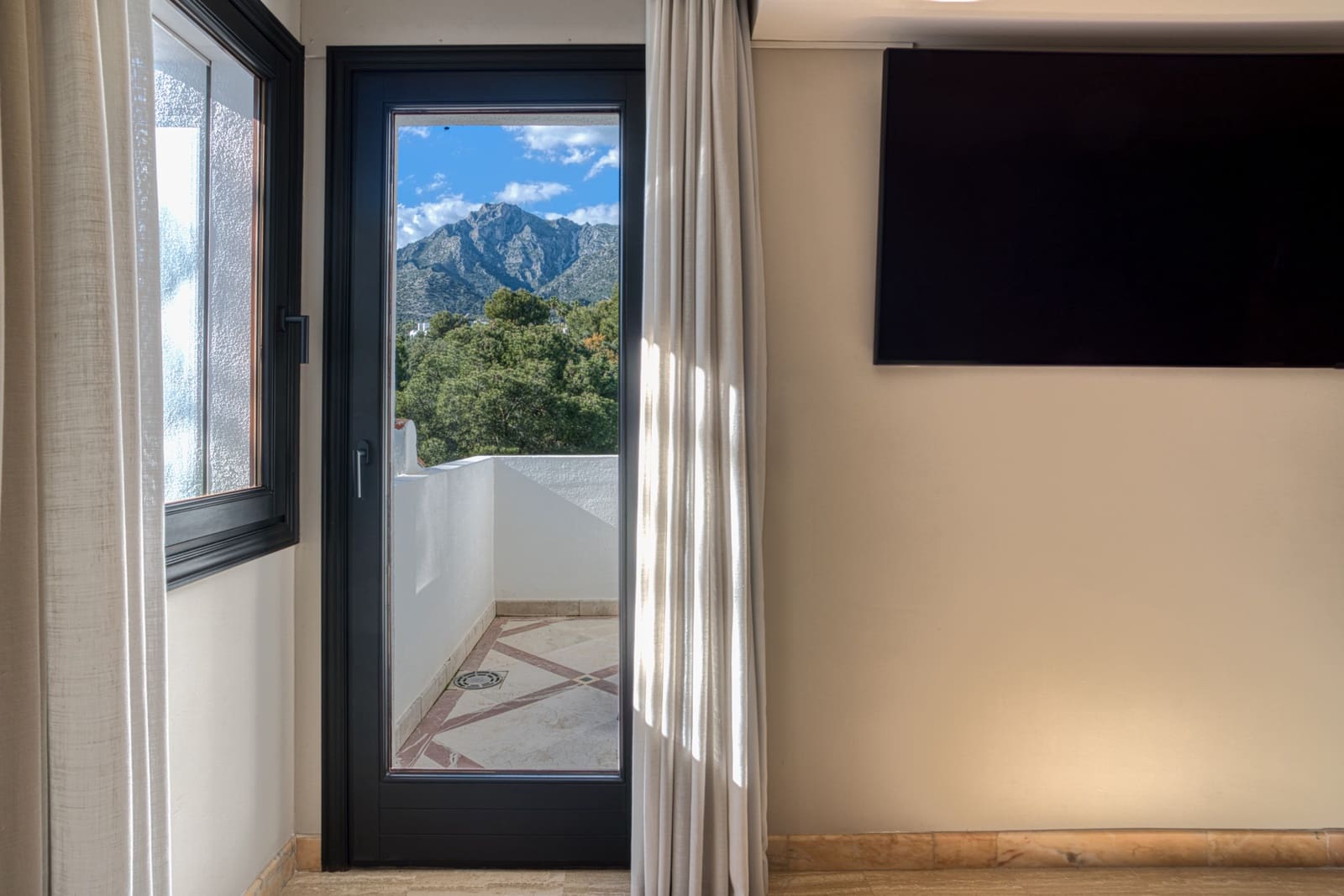 4 chambre Penthouse à vendre à Marbella avec piscine garage - 4 250 000 € (Ref: 9245890)
