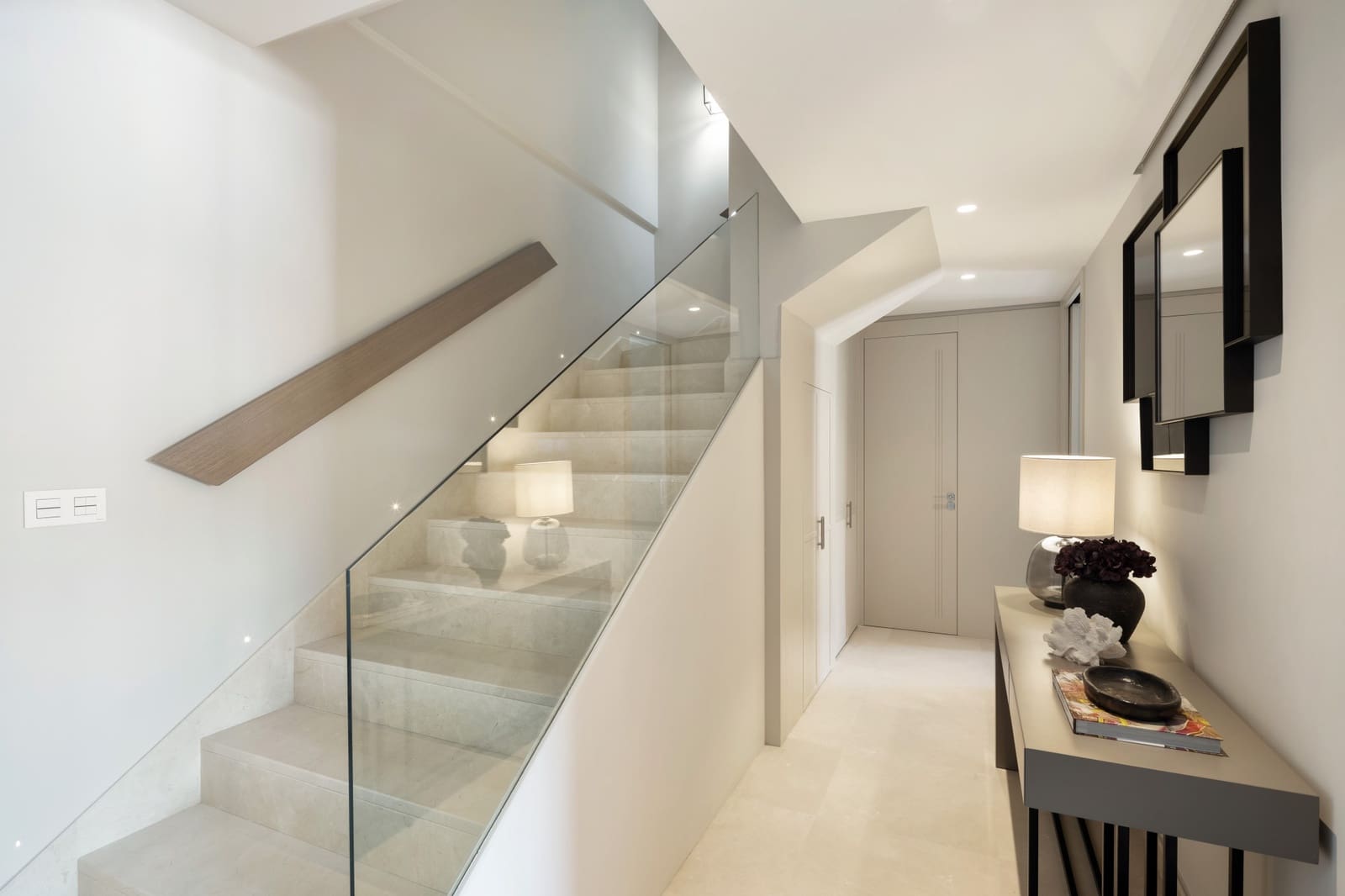 3 bedroom Penthouse for sale in Marbella with pool garage - € 2,750,000 (Ref: 9245892)