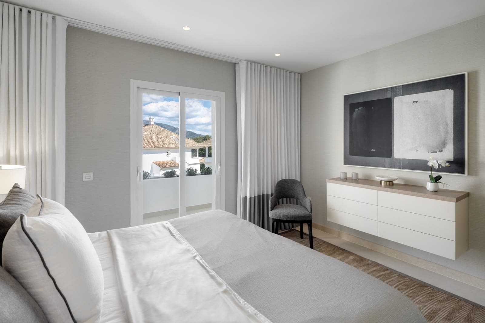 3 bedroom Penthouse for sale in Marbella with pool garage - € 2,750,000 (Ref: 9245892)