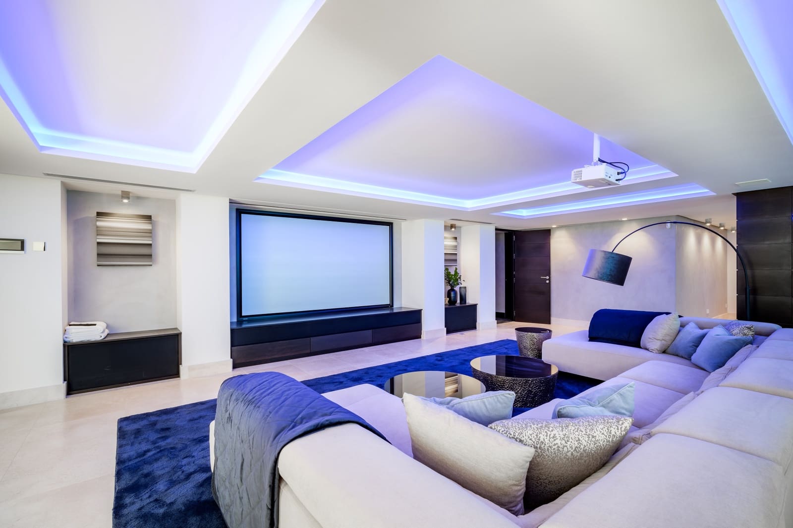 5 bedroom Villa for sale in Los Flamingos with pool garage - € 5,500,000 (Ref: 9245896)