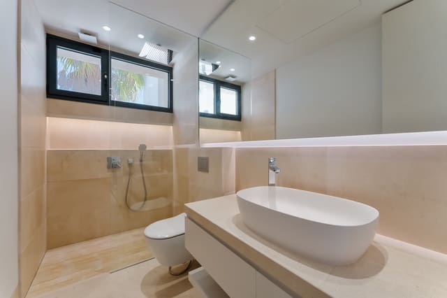 5 Zimmer Villa zu verkaufen in Marbella mit Pool - 4.300.000 € (Ref: 9245897)