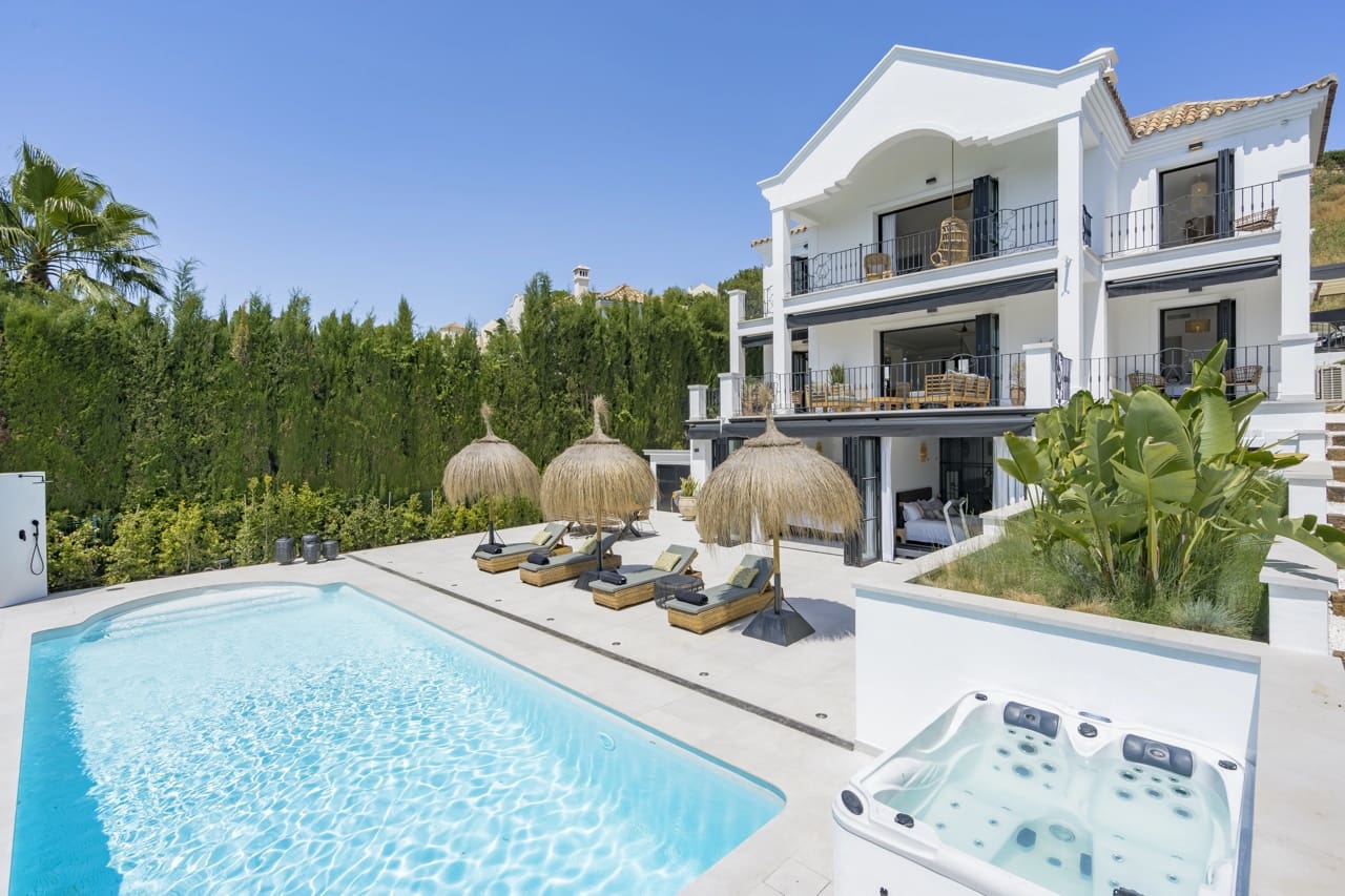6 sypialnia Willa na sprzedaż w Benahavis z basenem garażem - 2 995 000 € (Ref: 9245905)