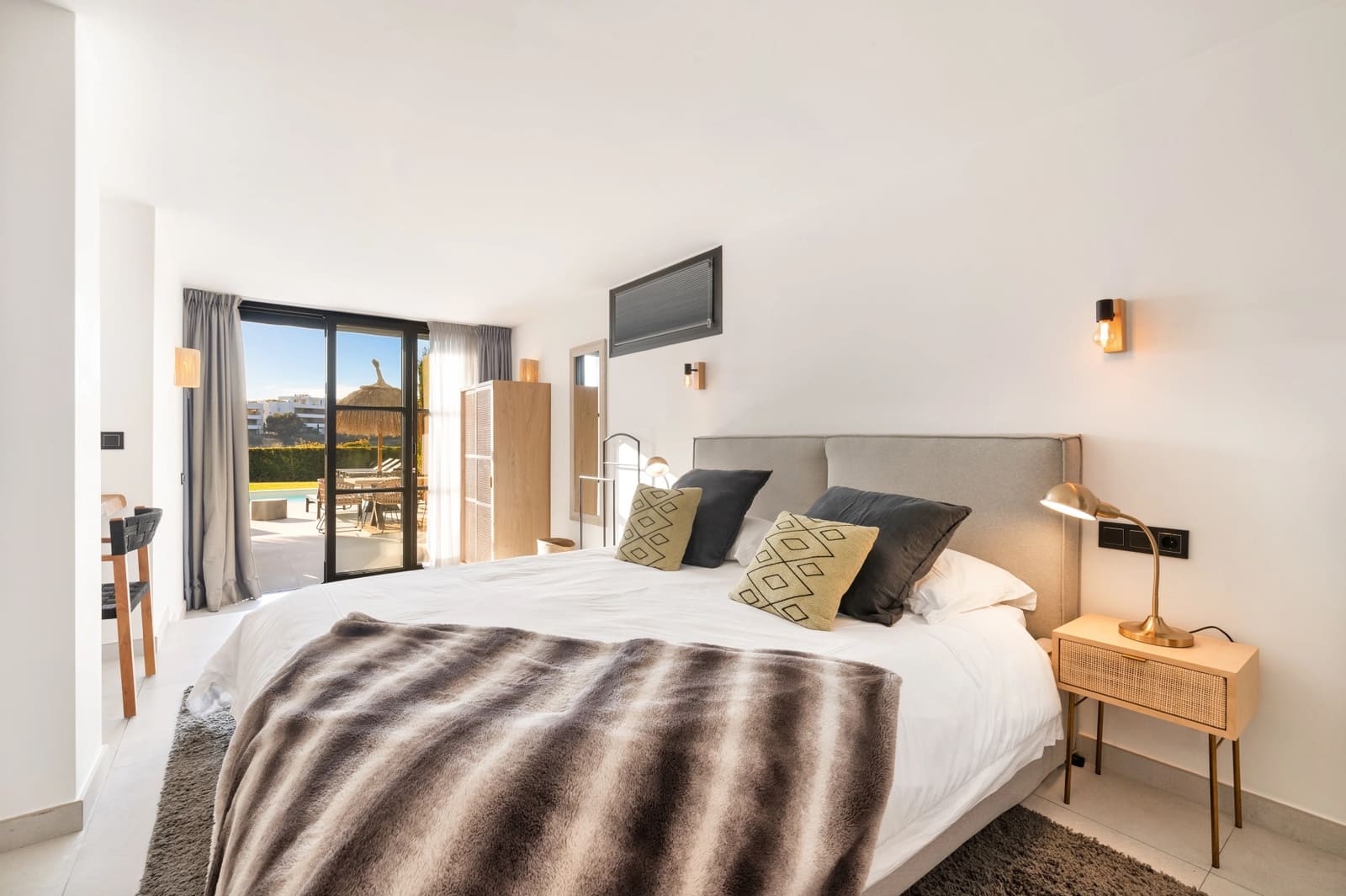 6 sypialnia Willa na sprzedaż w Benahavis z basenem garażem - 2 995 000 € (Ref: 9245905)