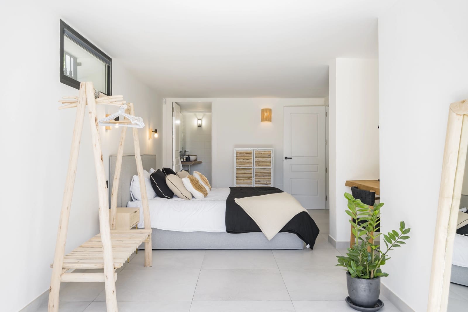 6 sypialnia Willa na sprzedaż w Benahavis z basenem garażem - 2 995 000 € (Ref: 9245905)