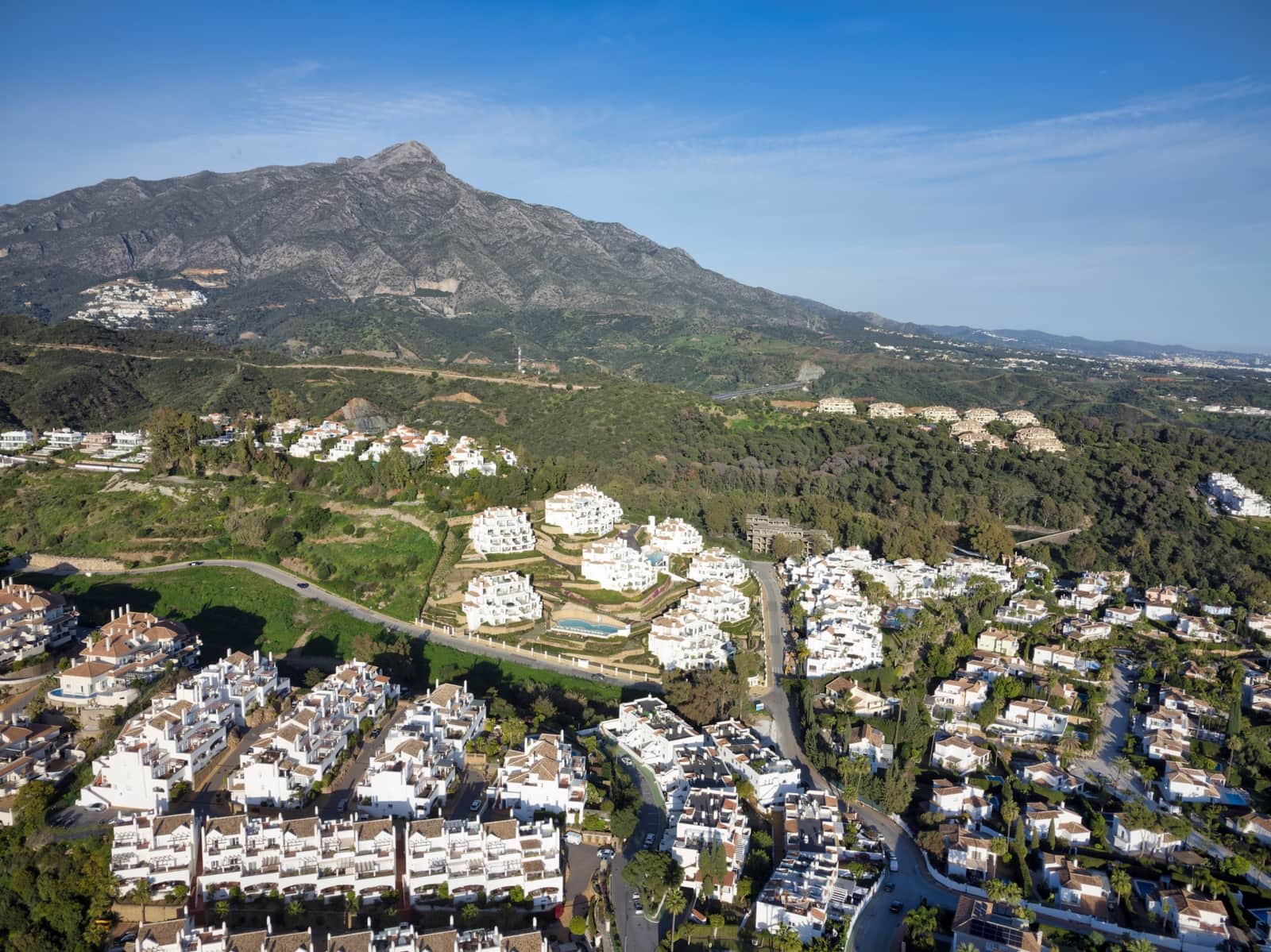 3 chambre Penthouse à vendre à Marbella avec piscine garage - 650 000 € (Ref: 9245910)