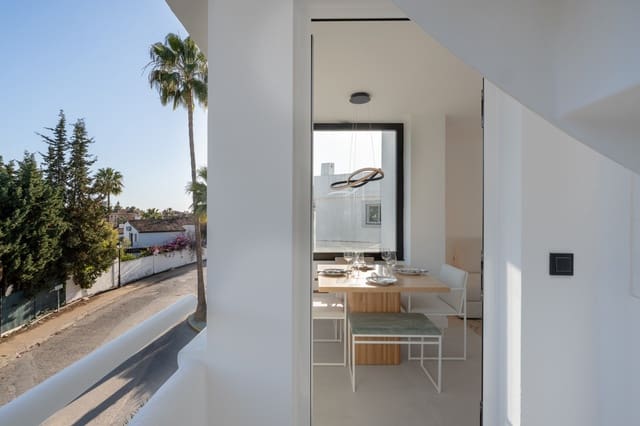 3 soverom Penthouse til salgs i Marbella med svømmebasseng garasje - € 650 000 (Ref: 9245910)