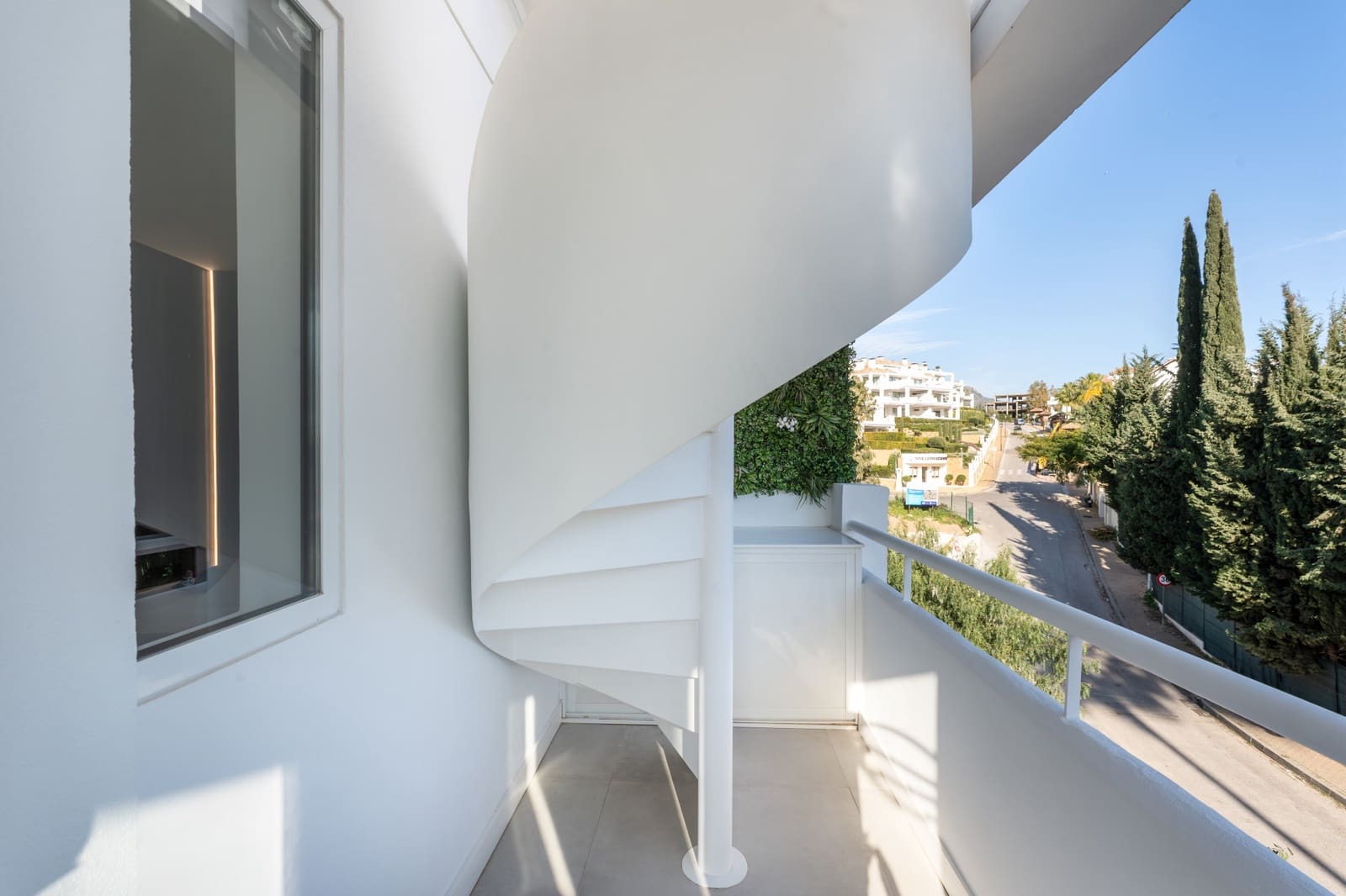 3 bedroom Penthouse for sale in Marbella with pool garage - € 650,000 (Ref: 9245910)