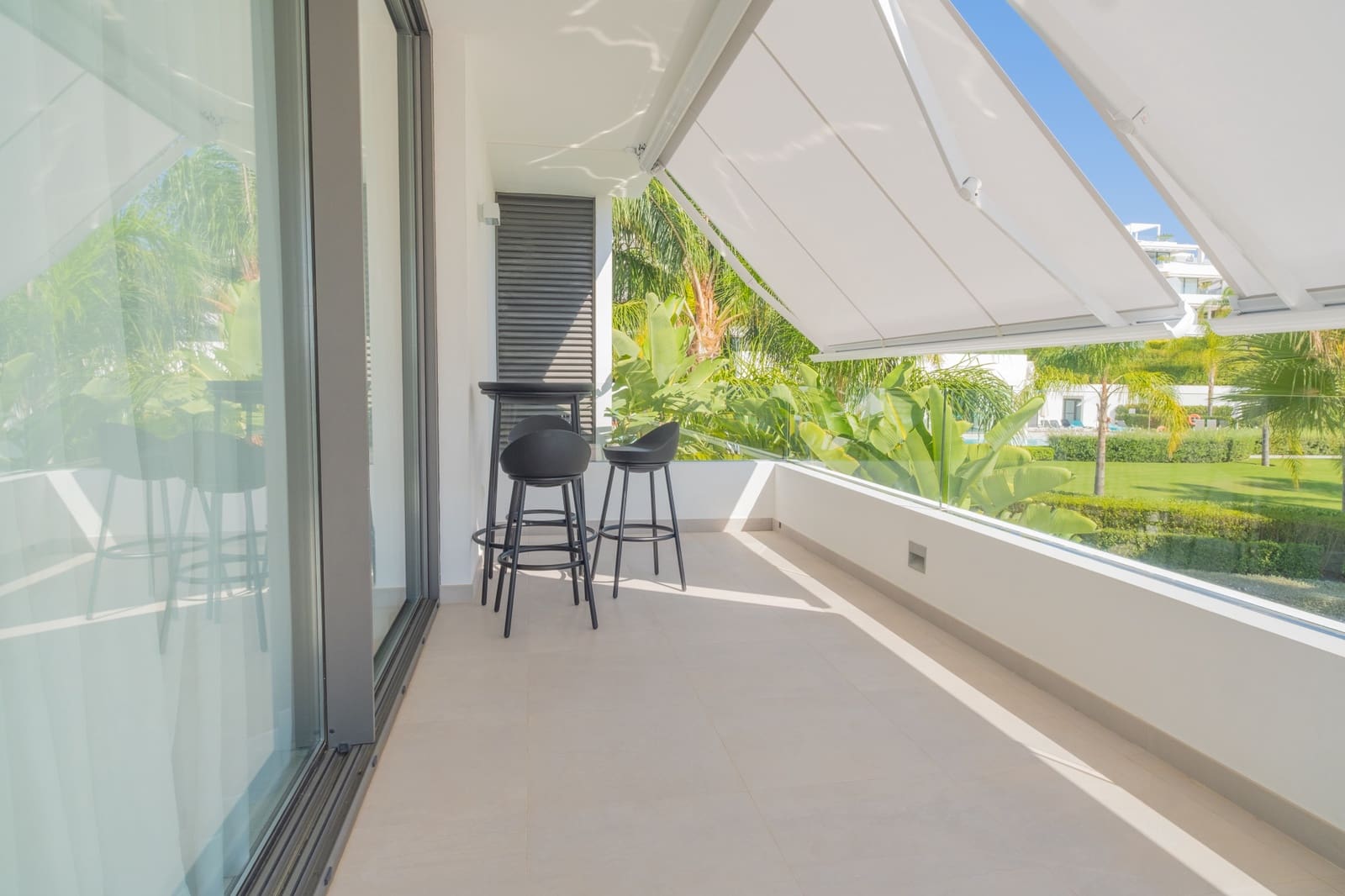 3 bedroom Apartment for sale in Estepona with pool garage - € 940,000 (Ref: 9245911)