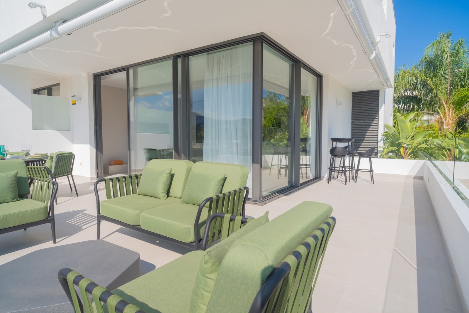 3 sovrum Lägenhet till salu i Estepona med pool garage - 940 000 € (Ref: 9245911)