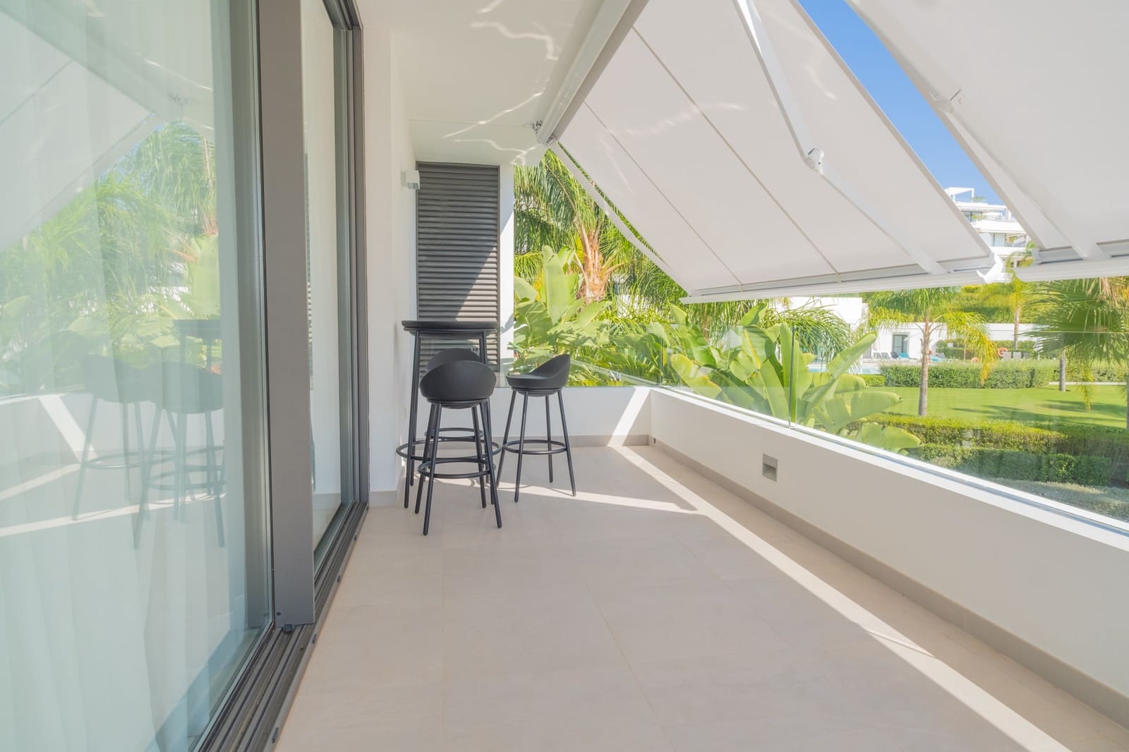 3 sovrum Lägenhet till salu i Estepona med pool garage - 940 000 € (Ref: 9245911)