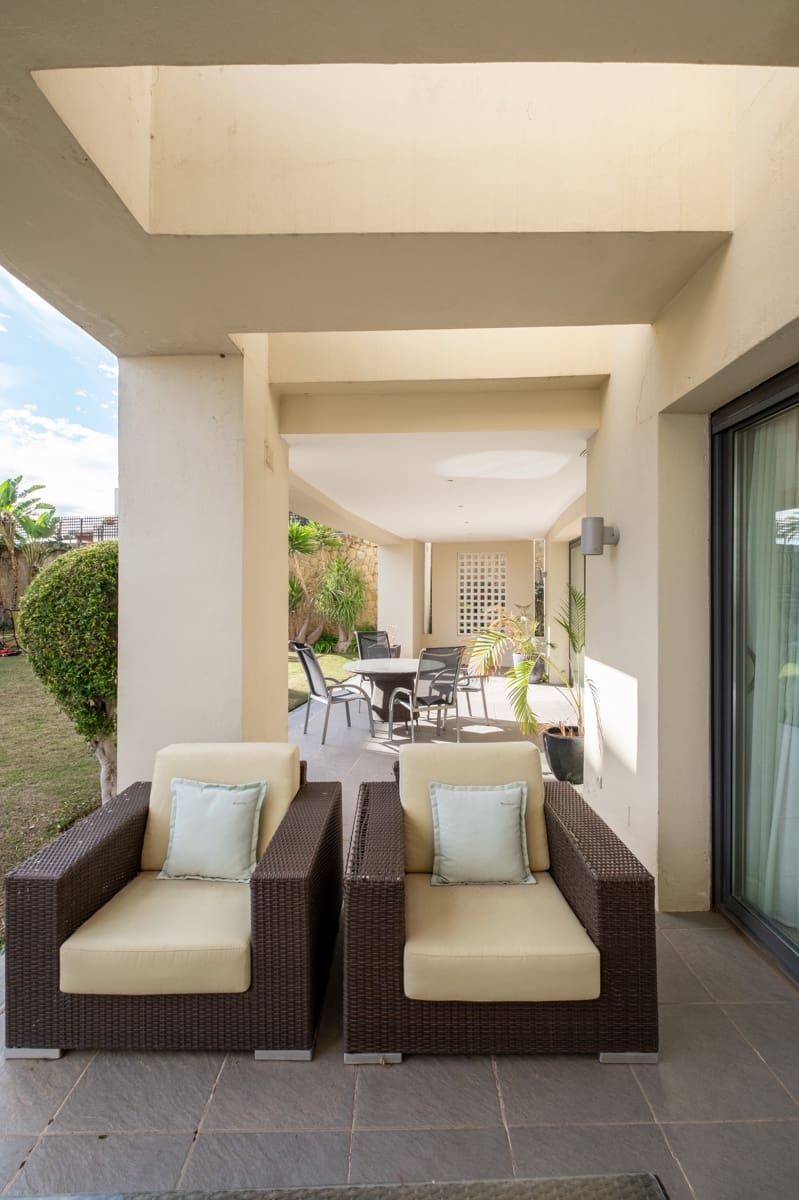 1 bedroom Apartment for sale in Marbella with pool - € 695,000 (Ref: 9245912)
